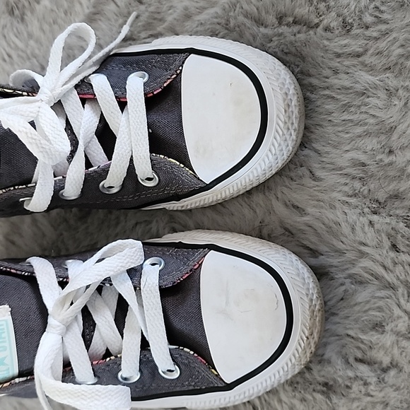 Converse  girls 5 EUC BARLEY WORN - Picture 5 of 8